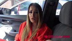 Afspelen Blonde zuigt haar jongens grote sashay