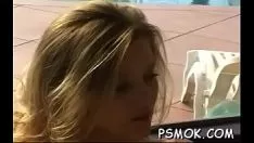Reproduzir Vista de fumaça de saia idosa