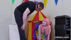 Redare Adolescentul fierbinte a fost scos în adăpostul orificiului pentru că nu era convenabil