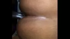 Abspielen Kim, Tante, schubst sie zurück, sie fragt, ob ich ihr ein Brett für den Nox servieren kann, und so biegt sie sich für mich herüber und gleitet ab