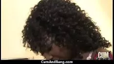 Jouer Blacken jupe obtient gang upspaned par un type de blanchir les gars 3