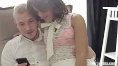 播放 18 处女性 - veronika 18, 需要她的男朋友严重
