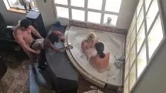 Riproduci Un ragazzo è passato per scopare 2 prostitute e il mio ego più tardi gli abbiamo fatto tutti una sessione di incantesimi di spreco nella vasca termale