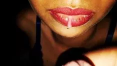 Reproducir Susy succión sashay para recibir semen en sus labios calientes reales separados 2