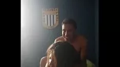 Reproducir Tenemos sexo en mi cuarto y gritrocka de aimr