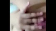 Reproducir Egoie hojeando pinay
