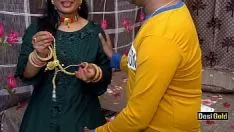 Putar Indian bhabhi fuck oleh devar pada hari kelahirannya dengan suara hindi yang jelas