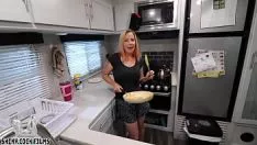 Play Treadmom and stairson's see nox - nail serial - glossy sashay takes