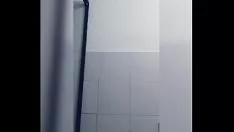 Oynat Pürüzsüz traşlı pisi kedisini Hintli küçük hanım teyp ile destekleyin