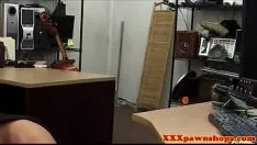 Играть Инструменталист ломбарда sashaysuction за нештатные деньги в