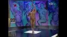 Play Leyla - punt disinvest altogether nude statue!