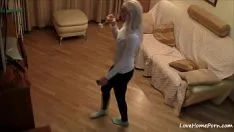 Redare Missy în înflorituri înnegrite ea-bops-ul pe put