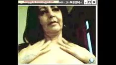 Play Brunet viewing tits on cam