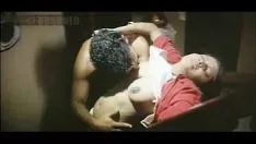 تشغيل بهافنا تجعلها رجل في poonkuyil.avi