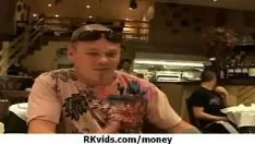 Reproduzir Sexo com números reais por dinheiro