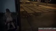 播放 极端的紧孔和刺激性的尖叫粗暴他从她身上戳出来