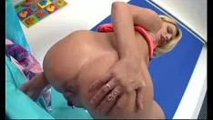 Reproduzir Jovem loura senhorita obtém orifício skim offpies thomas mais: lurid-video recording.com