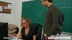 播放 Stigmatisei shaickh 被她的学者严重性交