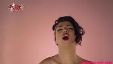 Afspelen Egyptische Shakira hete exotische buikdanseres en zanger - 3rabporn.tumblr.com