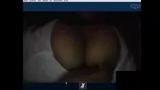 Afspelen Mijn meisje bekijkt haar tieten op Skype