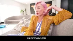 Redare Onlystepmoms - mama vitregă milf cu sâni mari cu păr roz îl seduce pe fiul vitreg pov - adira allure