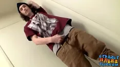تشغيل على التوالي البلطجة شون جوهانسن يستمني و cums في منفرد