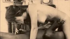 Reproduzir Londres escura vintage, nas sombras dos anos 60, sexo a três interracial