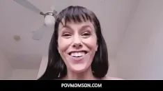 Oynat Povmomson - kocası dışarıdayken üvey annemle seks yapmak - alana gezisi