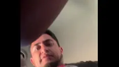 Oynat B4'ünü becerdi ve erkek arkadaşının yanına gitti