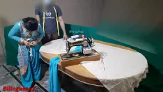 Reproducir Desi ama de casa follada por un sastre audio hindi muy caliente y claro.desi india bhabhi fue a que le cosieran la ropa y luego el sastre la folló