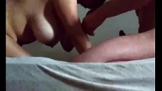 Riproduci Ragazza giapponese tettona succhia il cazzo e si fa accarezzare le tette