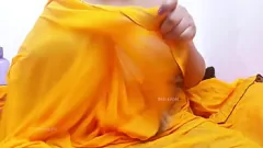 Reproduzir Srilankan Tamil MILF com peitos naturais fica hardcore