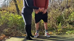 Abspielen MILF öffentlicher Handjob von Sperma verhandelt: Elenas Nylonfetisch