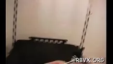 Oynat Seksi vampir evinin kiraz ağacıyla performans sergiliyor.