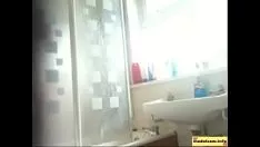 تشغيل المراهق الهندي يستحم