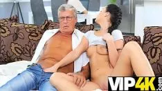 Riproduci Pappa4k. la vera brughiera ucraina non può invitare il fidanzato ma fa sesso con treaddad