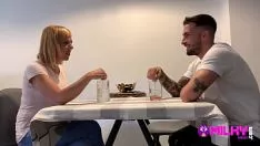 Abspielen Sie haben deine Mutter auf Touchwood getroffen und sie gefickt ... gehörnte spanische Leute Milf