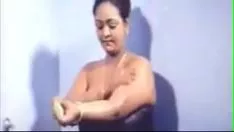 Riproduci Registrazione video del bagno della zia della passeggiata