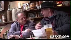Redare Bătrânul libidinos trece printr-o navigare în zona roșie de ieșire din Amsterdam